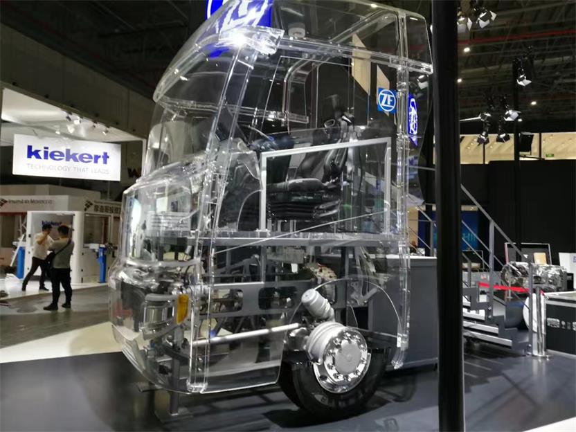 松桃透明车模型